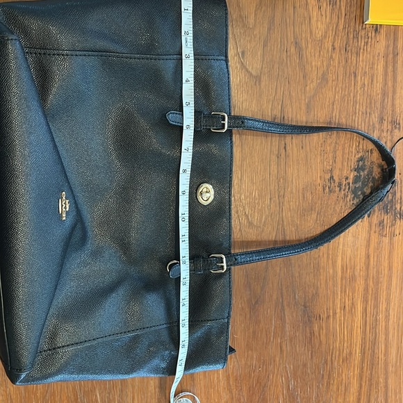 Coach vintage large leather purse with clasp. Comes with dust bag. - Picture 9 of 13